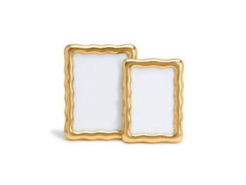 Gold Scalloped Picture Frame